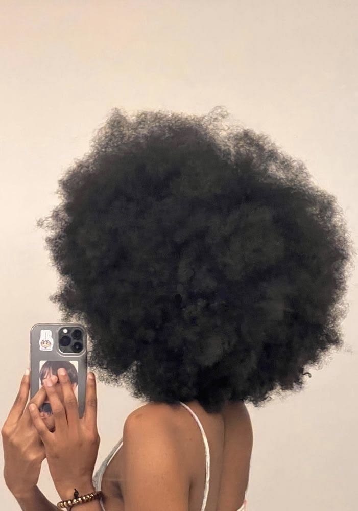 Révéler la force de mes cheveux crépus